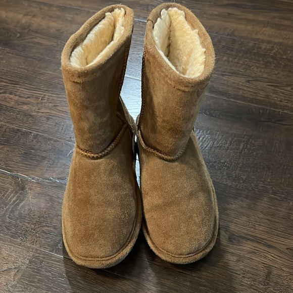 Bearpaw Tan Boots Youth - Picture 5 of 7